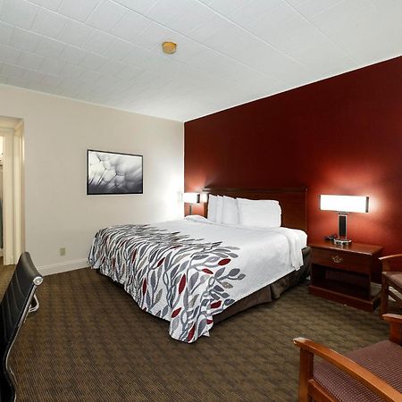 Red Roof Inn & Suites Hazleton Exterior foto
