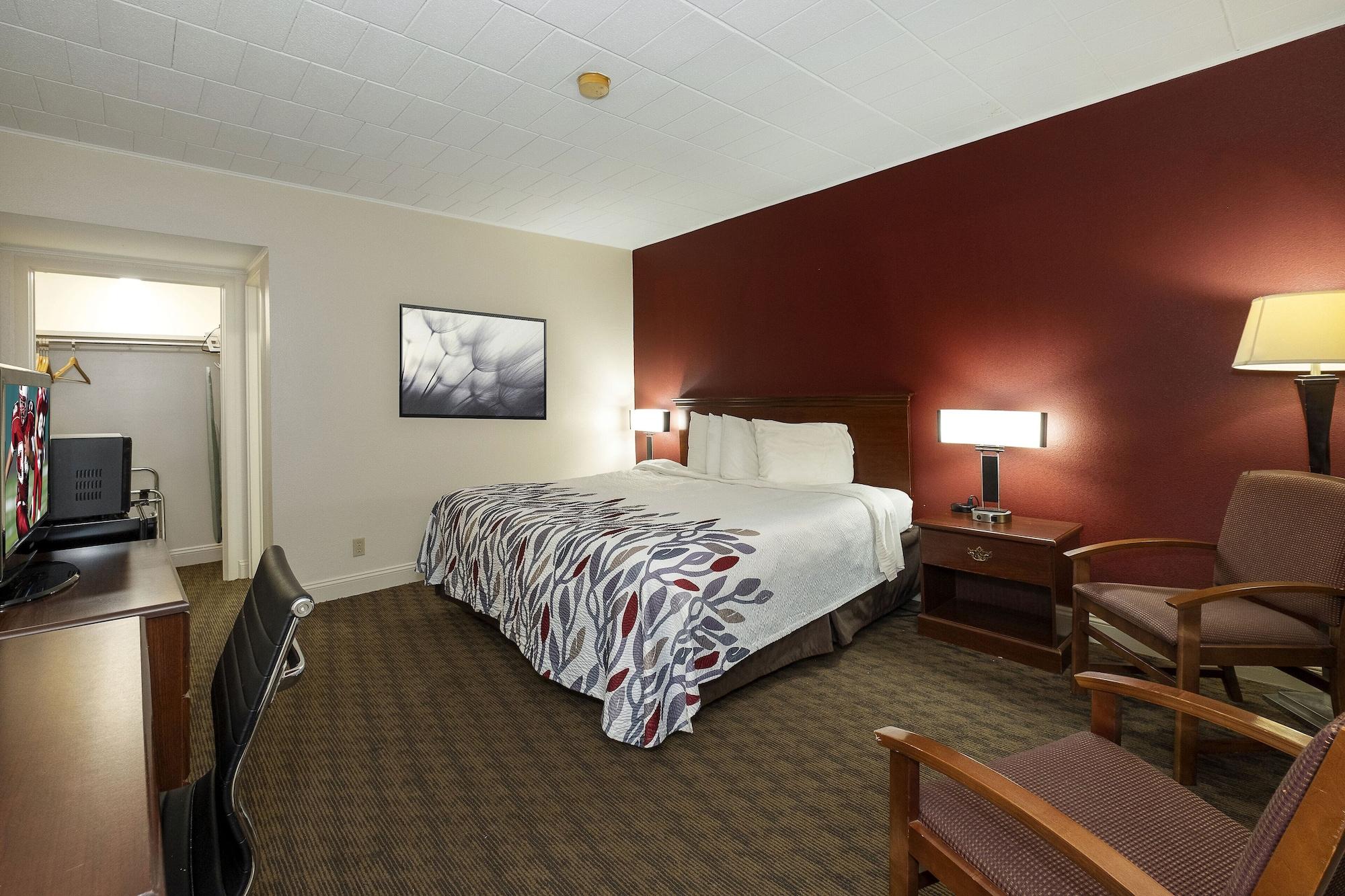 Red Roof Inn & Suites Hazleton Exterior foto